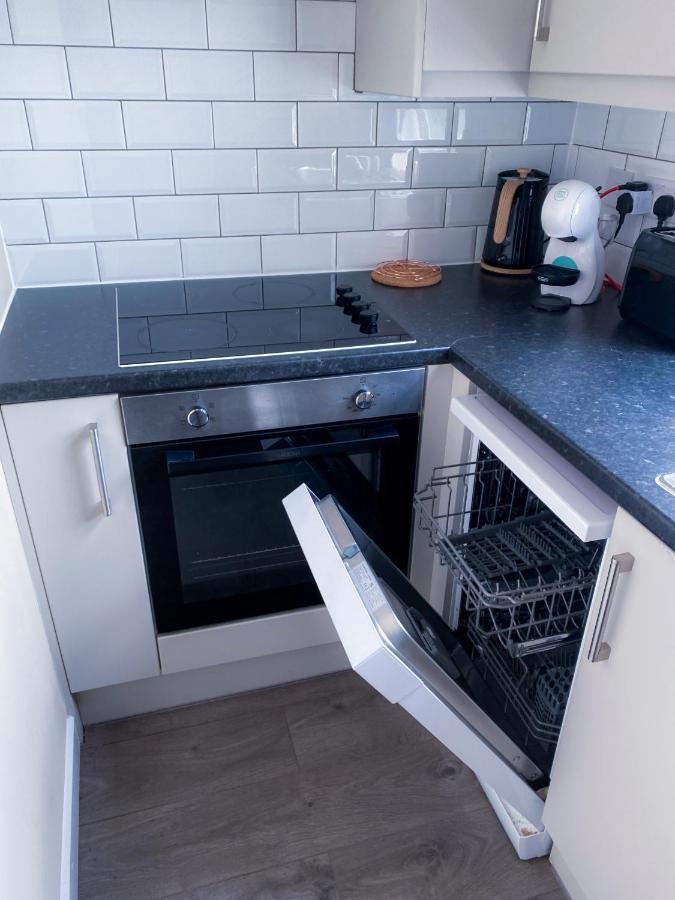Stylish 1 Bedroom Flat In Wood Green London Exterior foto